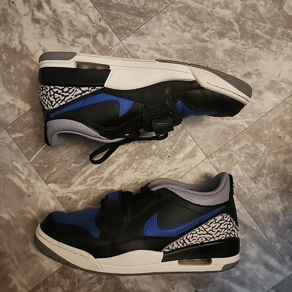 Jordan Legacy 312 Low Royal  Men's Size 9.5 CD7069 41